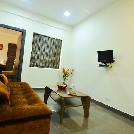The Majestic Suites Calcutta  Esterno foto
