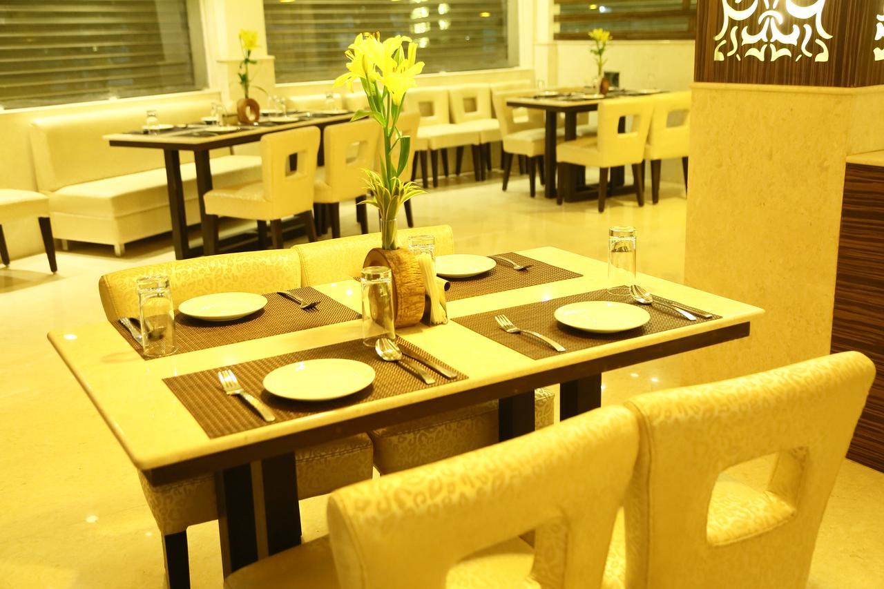 The Majestic Suites Calcutta  Esterno foto