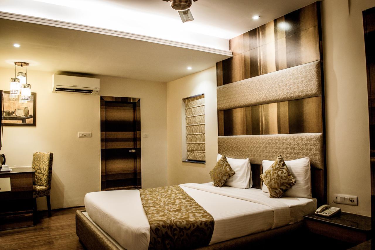 The Majestic Suites Calcutta  Esterno foto