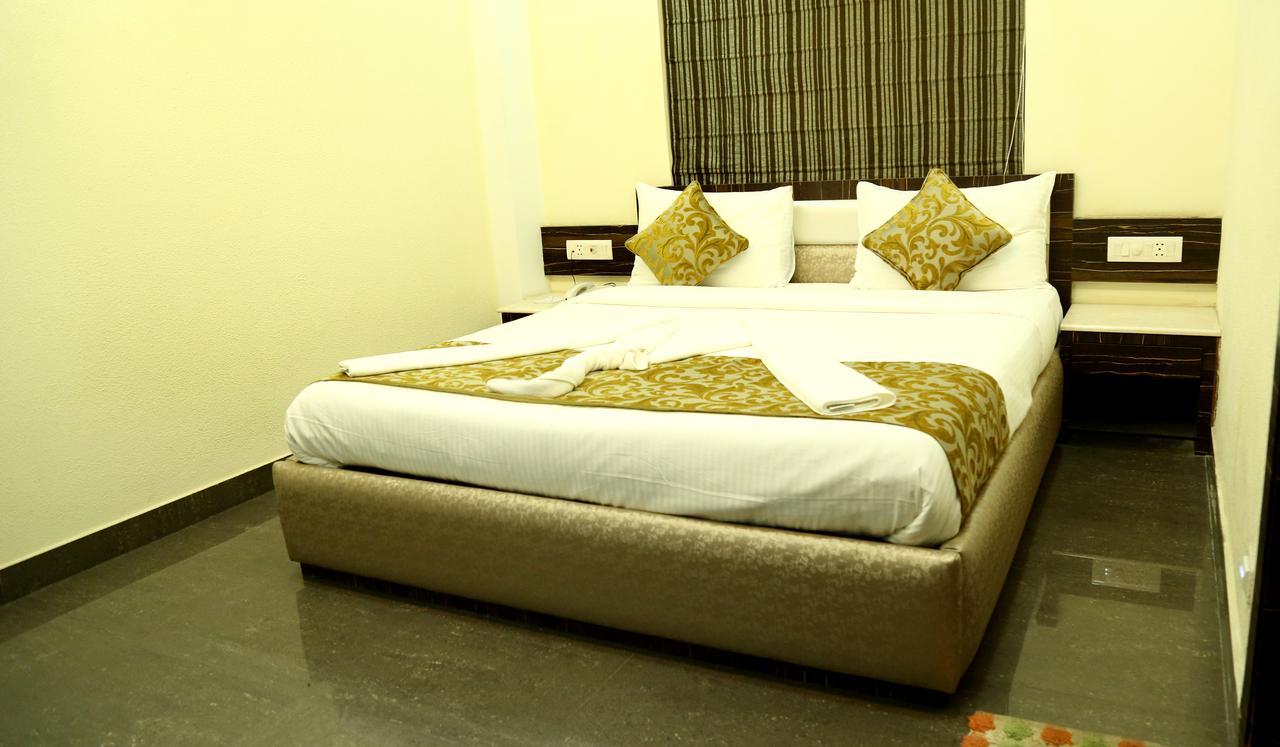 The Majestic Suites Calcutta  Esterno foto