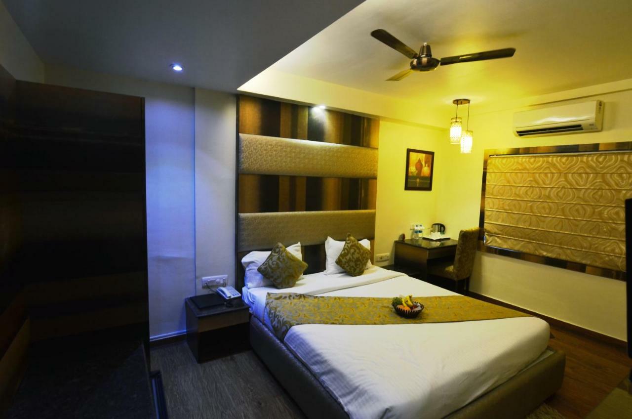 The Majestic Suites Calcutta  Esterno foto
