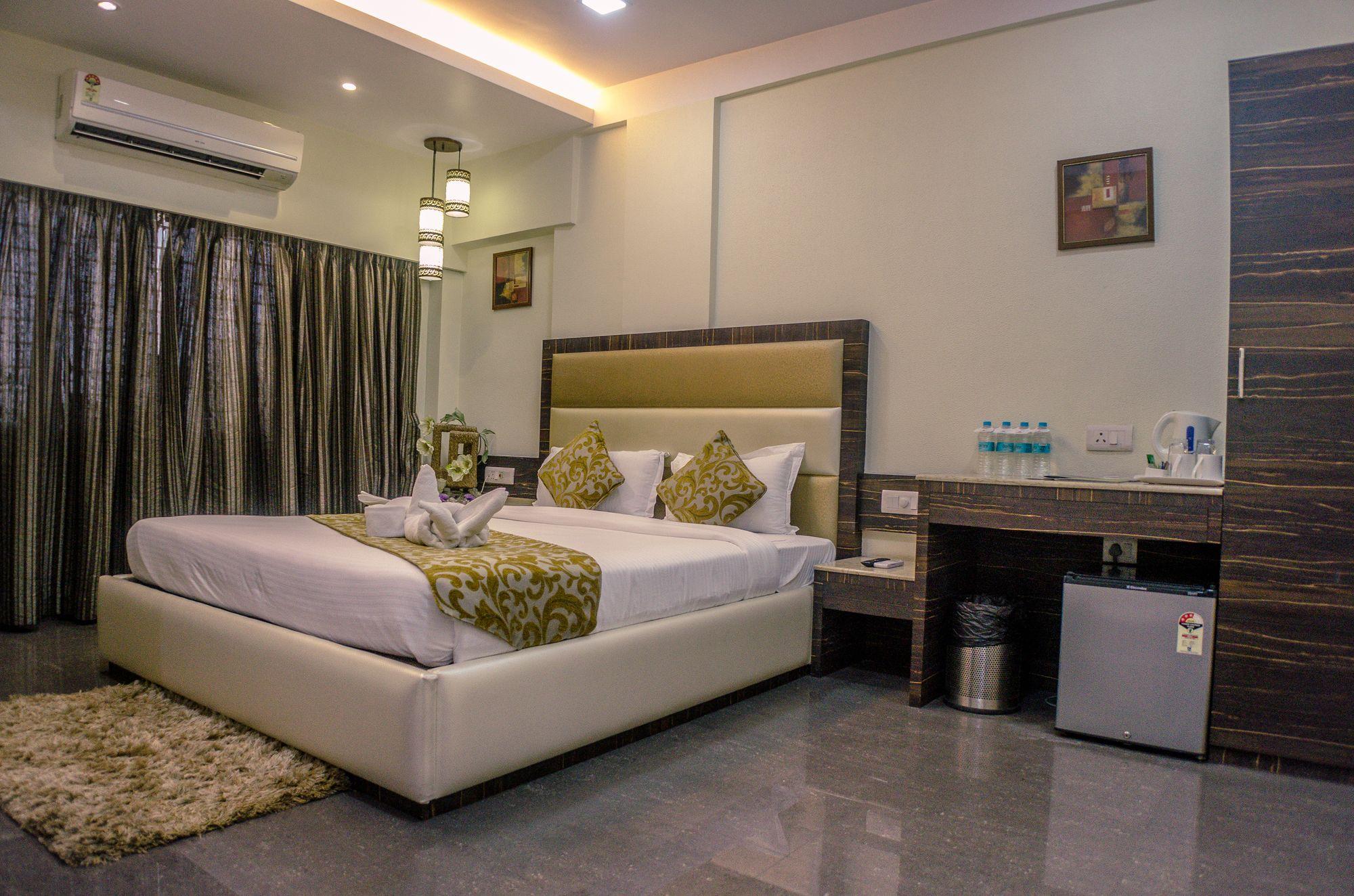 The Majestic Suites Calcutta  Esterno foto